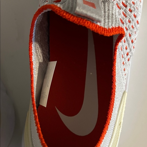 Nike react, phantom Flyknit Women’s Sneakers  Gray /Orange/ White. Size 10 - Picture 9 of 16